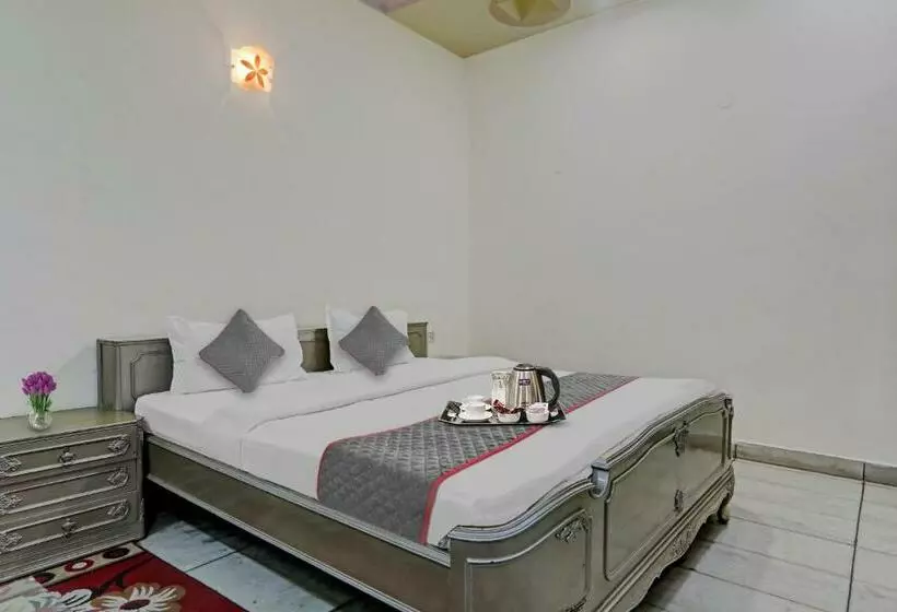 Hotelli Oyo Townhouse 1121 Mandakini Palace
