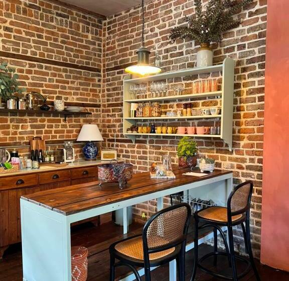 בית מלון כפרי The George & Heart House