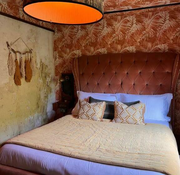 בית מלון כפרי The George & Heart House