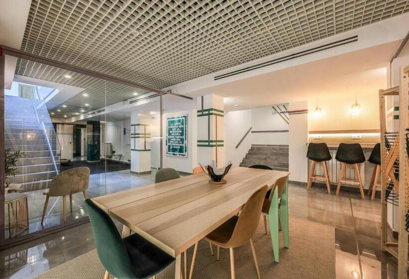 پانسیون Amazinn Places Blasco De Garay 105