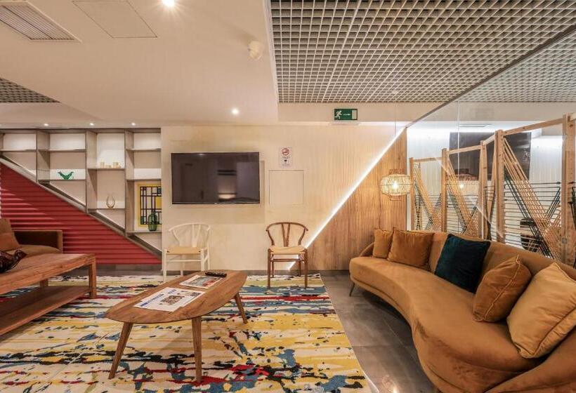 پانسیون Amazinn Places Blasco De Garay 105