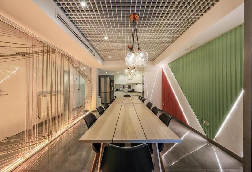 پانسیون Amazinn Places Blasco De Garay 105