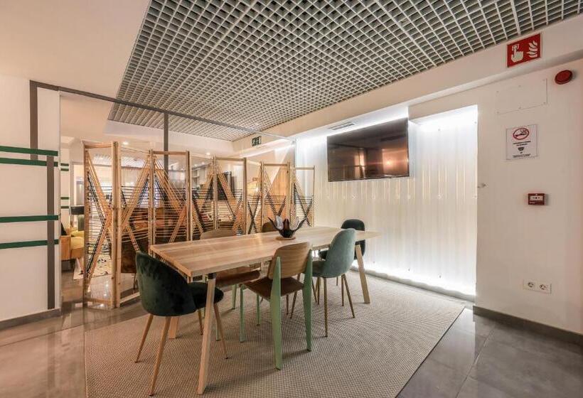 پانسیون Amazinn Places Blasco De Garay 105