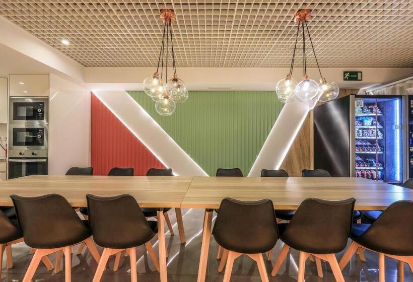 پانسیون Amazinn Places Blasco De Garay 105