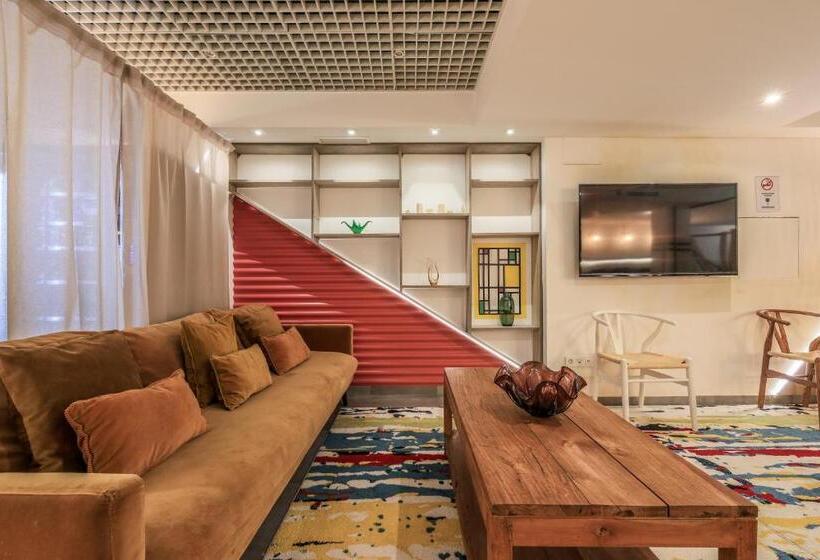 پانسیون Amazinn Places Blasco De Garay 105