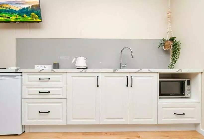 ペンション Central Guest Studio With Secure Parking!