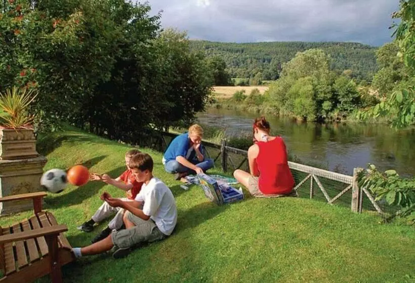 リゾートホテル River Edge Lodges Park