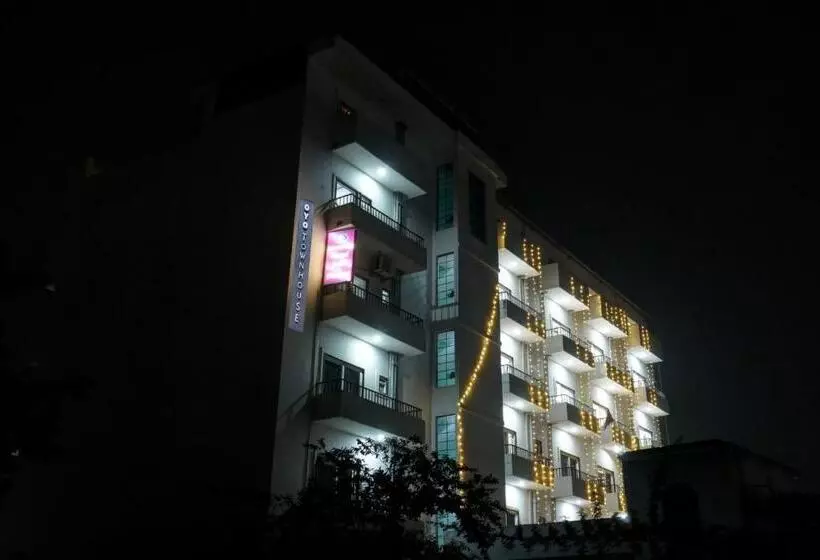 Hotelli Townhouse Navneeta Grand