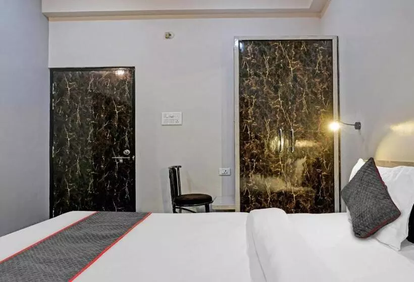 Hotelli Townhouse Navneeta Grand