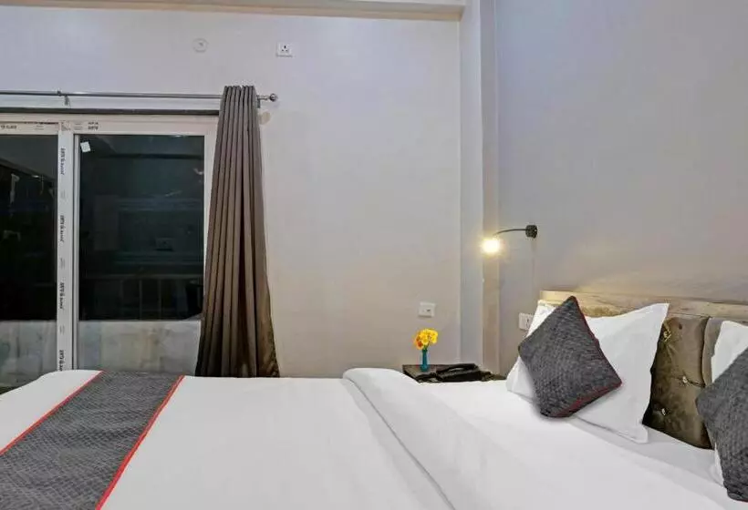 Hotelli Townhouse Navneeta Grand