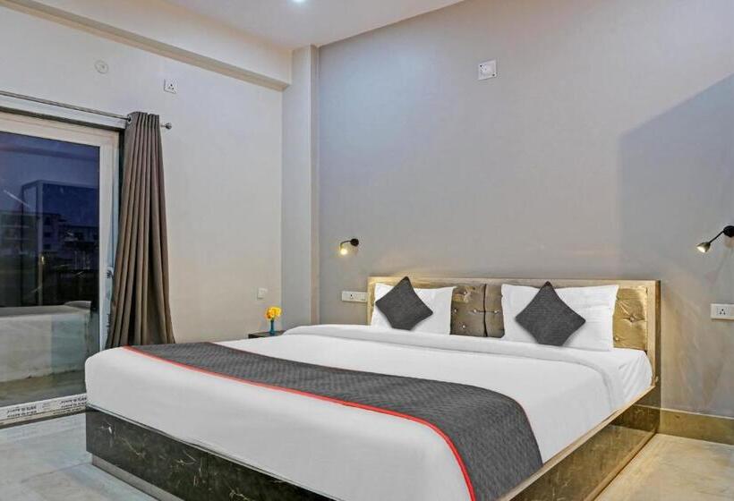 בית מלון כפרי Townhouse Navneeta Grand