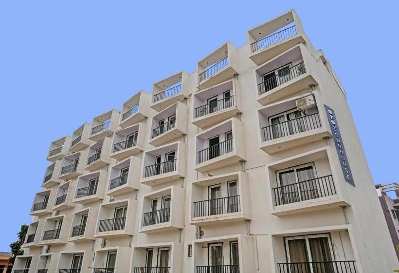 בית מלון כפרי Townhouse Navneeta Grand