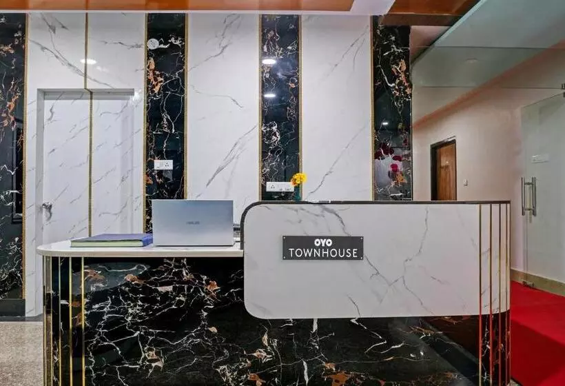 Hotelli Townhouse Navneeta Grand