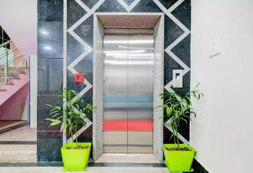 Hotelli Townhouse Navneeta Grand