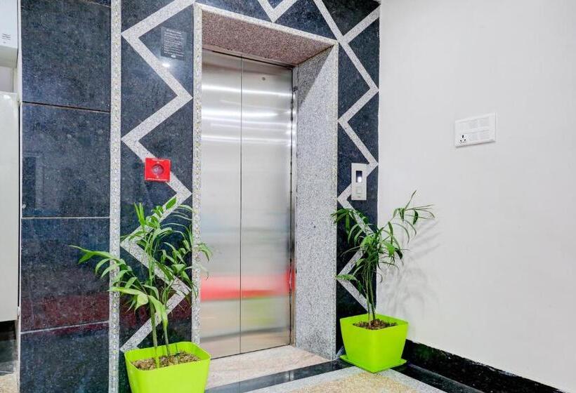 בית מלון כפרי Townhouse Navneeta Grand