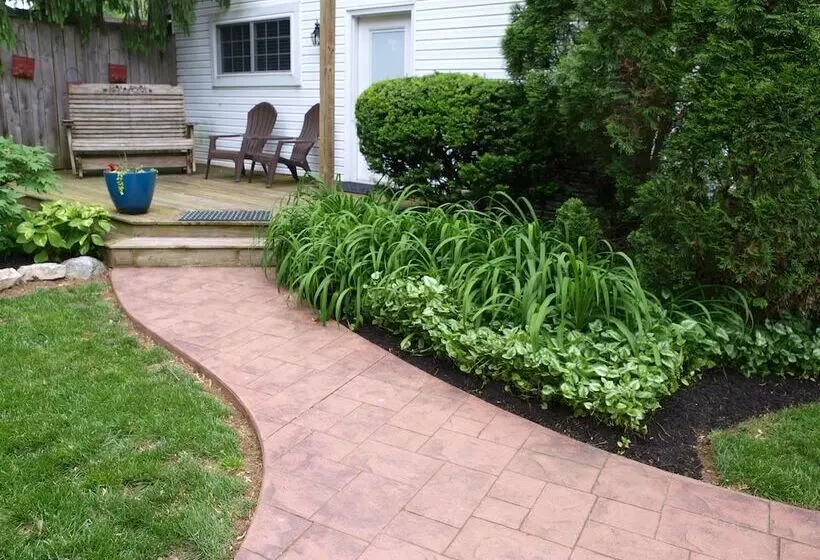 1825 Inn Bed And Breakfast