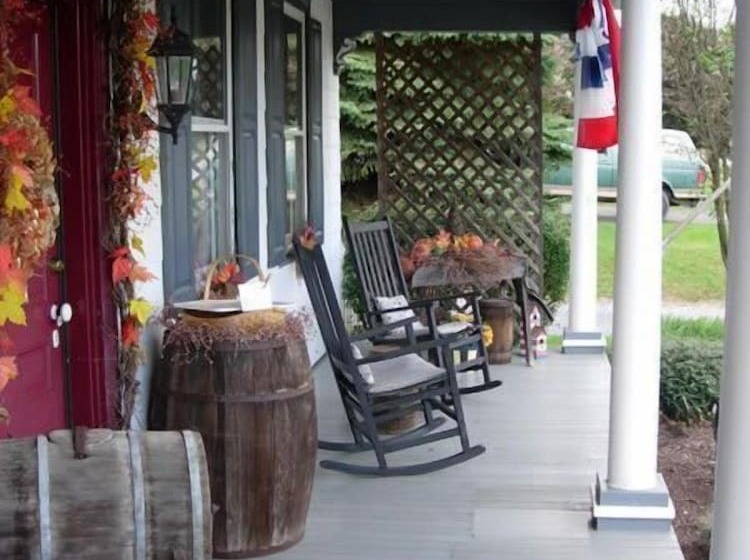 1825 Inn Bed And Breakfast