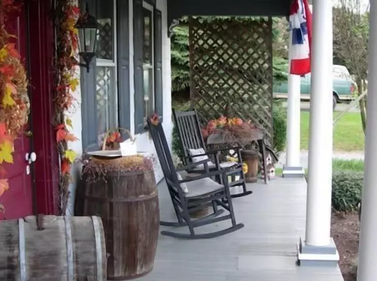 1825 Inn Bed And Breakfast