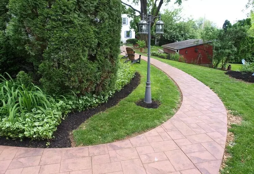 1825 Inn Bed And Breakfast