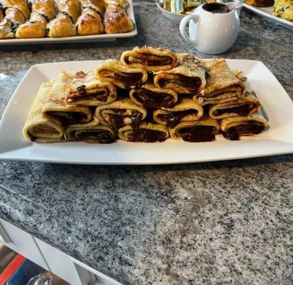 Almondy Inn Bed & Breakfast