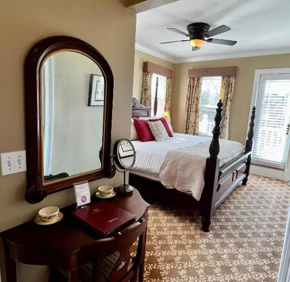 Almondy Inn Bed & Breakfast