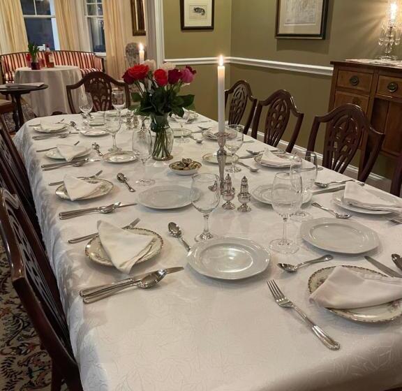 Almondy Inn Bed & Breakfast