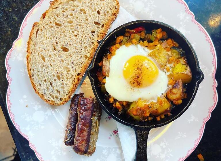 Almondy Inn Bed & Breakfast