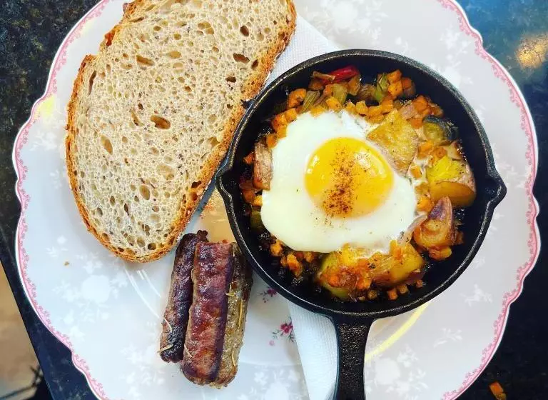 Almondy Inn Bed & Breakfast