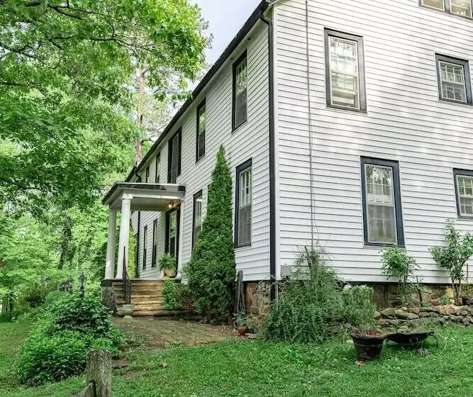 Bed and Breakfast Black Mountain Inn