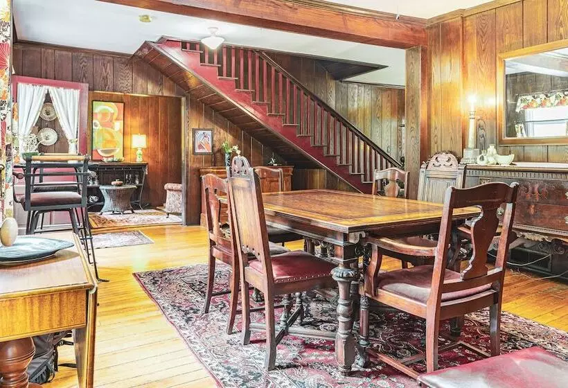 Bed and Breakfast Black Mountain Inn