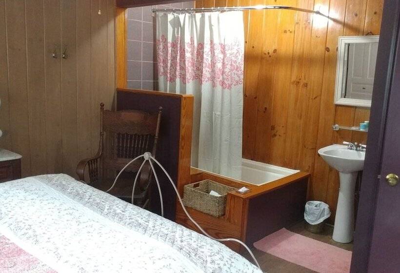 مبيت وإفطار Black Mountain Inn