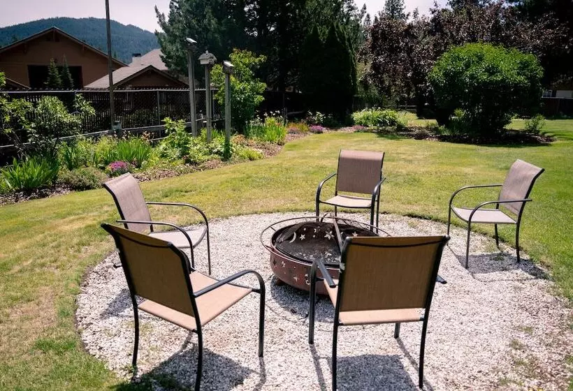 تختخواب و صبحانه Blue Elk Inn