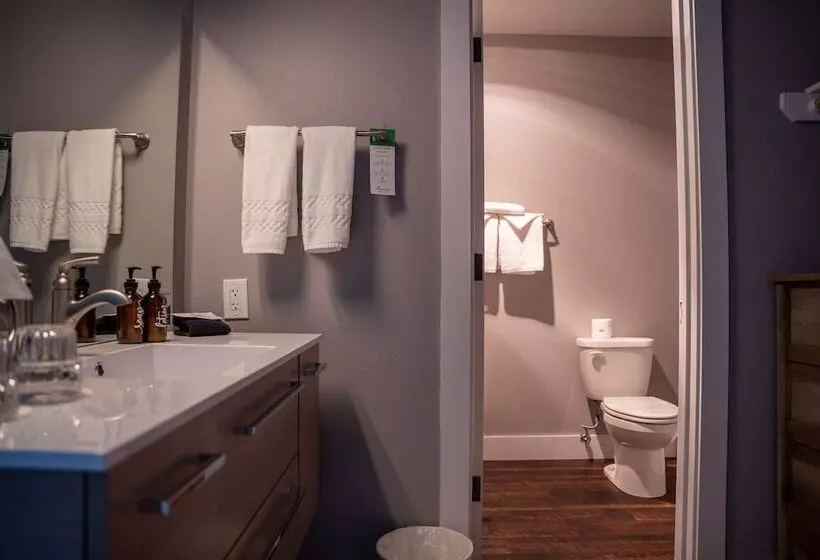 تختخواب و صبحانه Blue Elk Inn