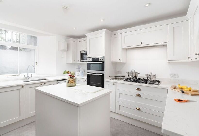 مبيت وإفطار Camilla House Garden Flat