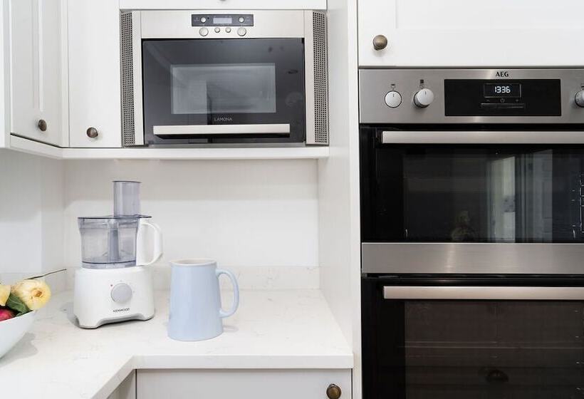 مبيت وإفطار Camilla House Garden Flat