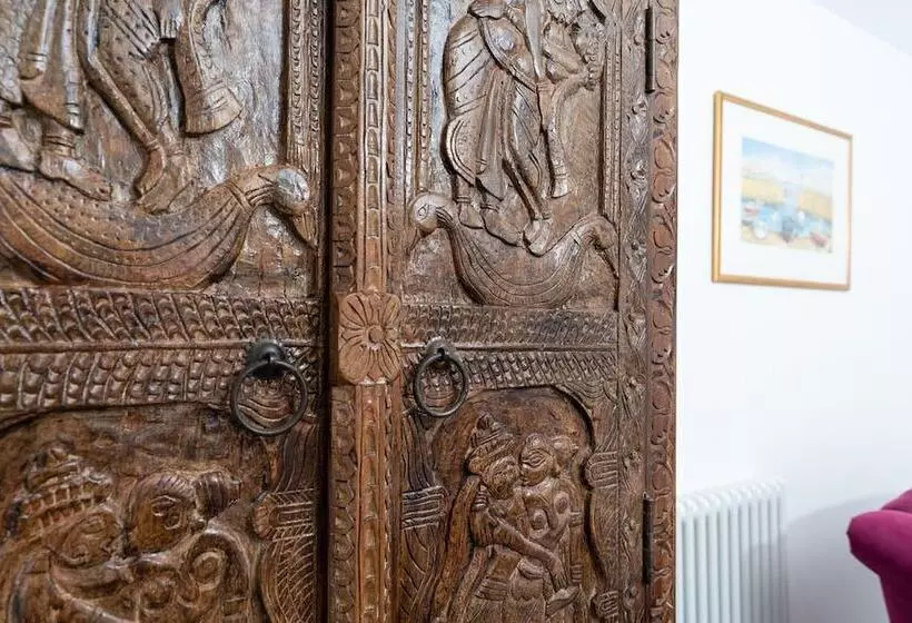 צימר Camilla House Garden Flat