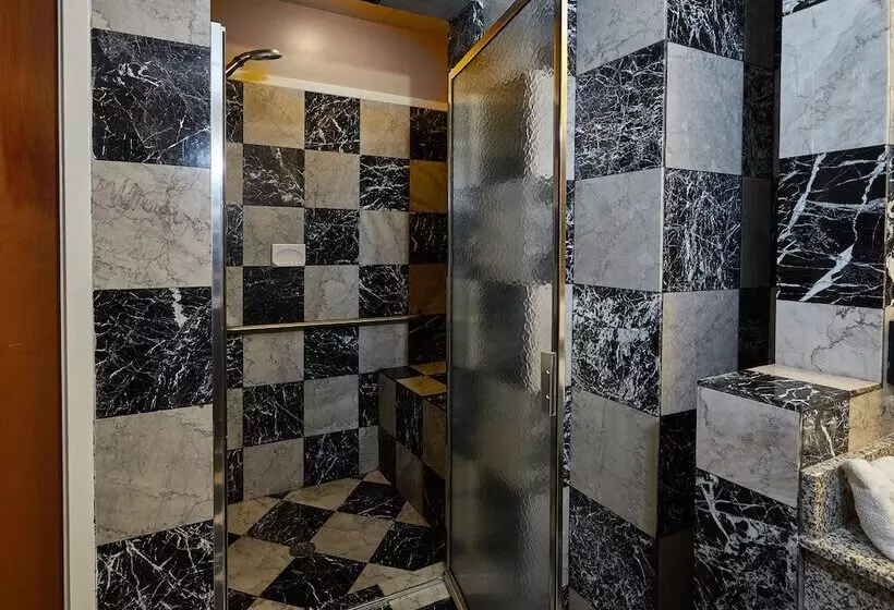 تختخواب و صبحانه Ocean Inn & Suites