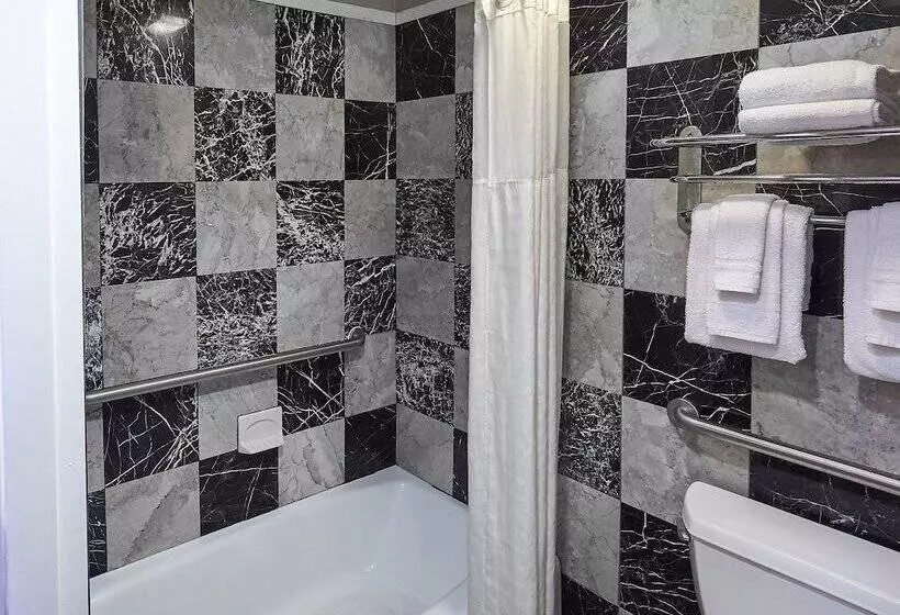 تختخواب و صبحانه Ocean Inn & Suites