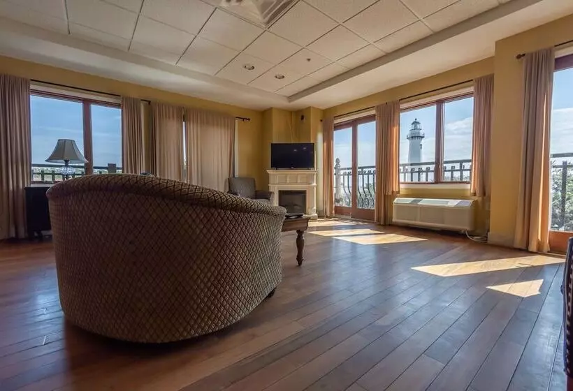 تختخواب و صبحانه Ocean Inn & Suites