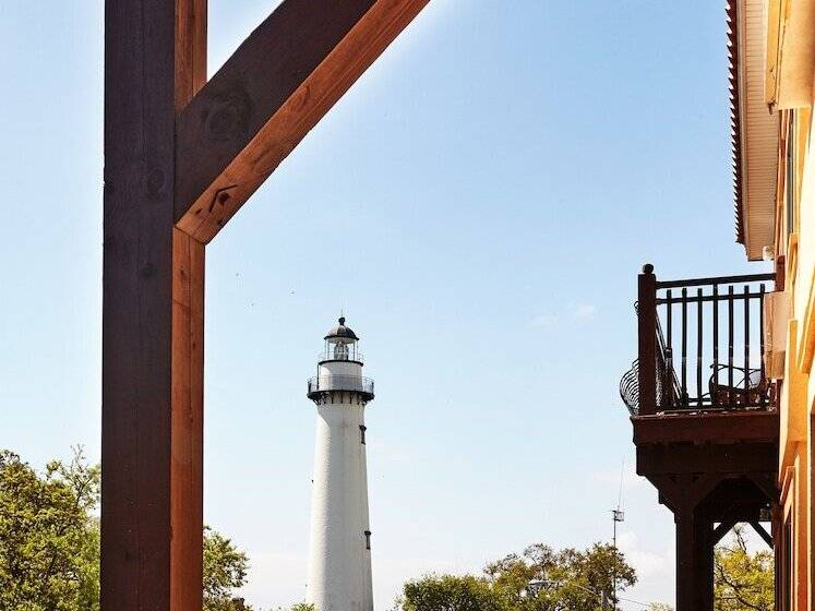 Bed and Breakfast Ocean Inn & Suites