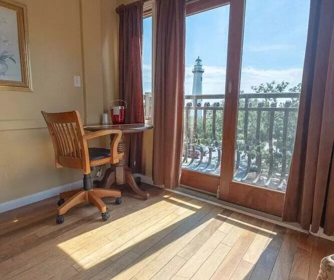 تختخواب و صبحانه Ocean Inn & Suites