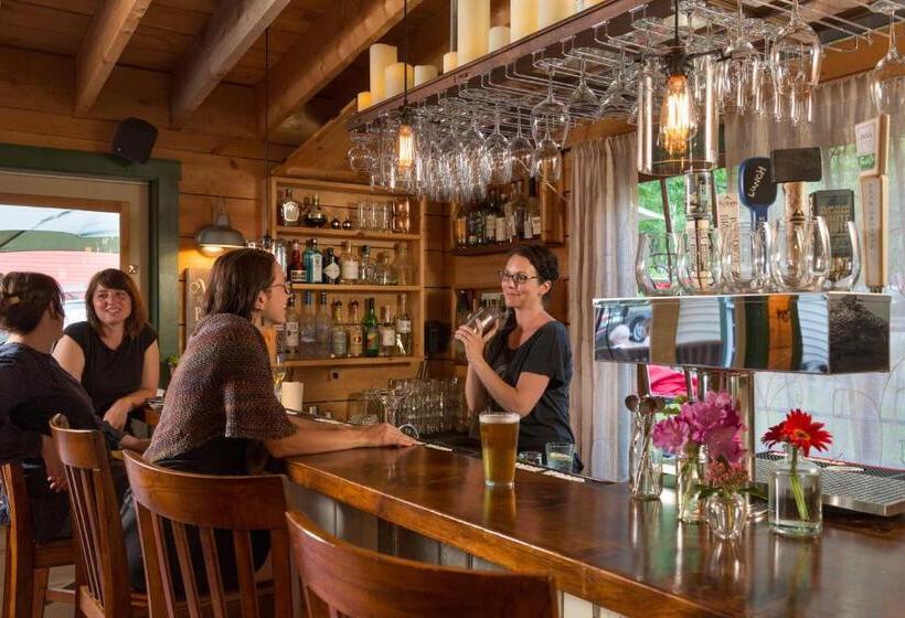 민박 Squam Lake Inn