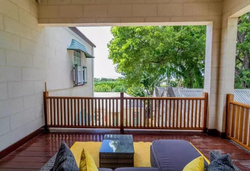 تختخواب و صبحانه Sweetfield Manor