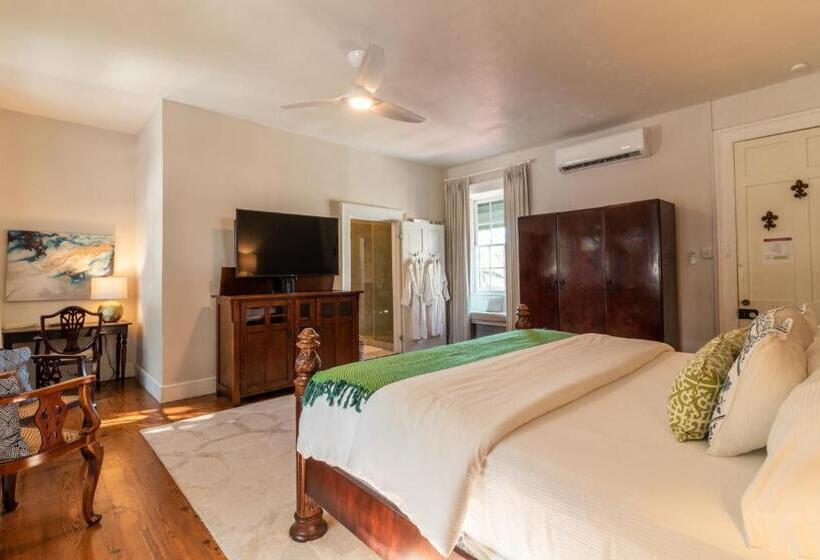 تختخواب و صبحانه Sweetfield Manor