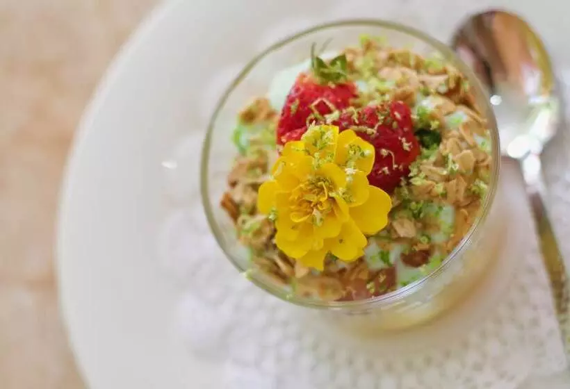 تختخواب و صبحانه Sweetfield Manor