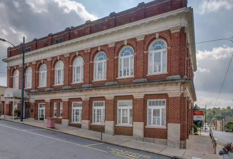 ベッドアンドブレックファースト The Firehouse Inn