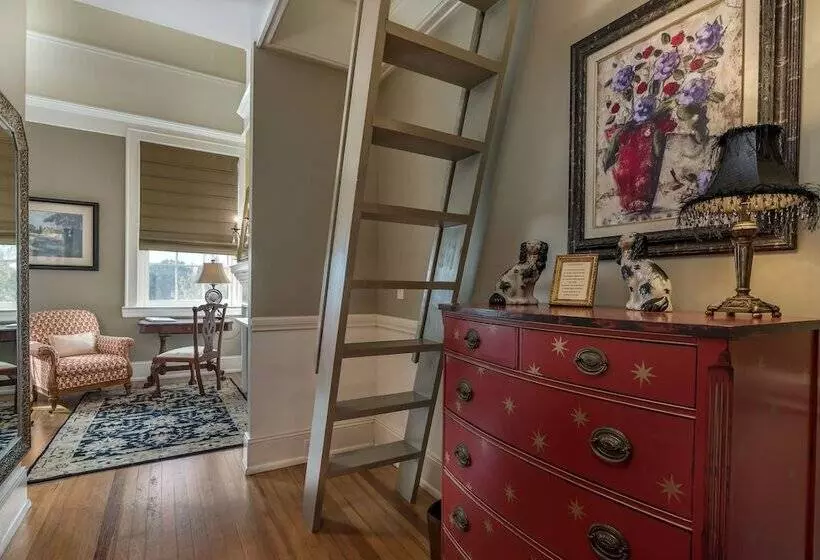 ベッドアンドブレックファースト The Firehouse Inn