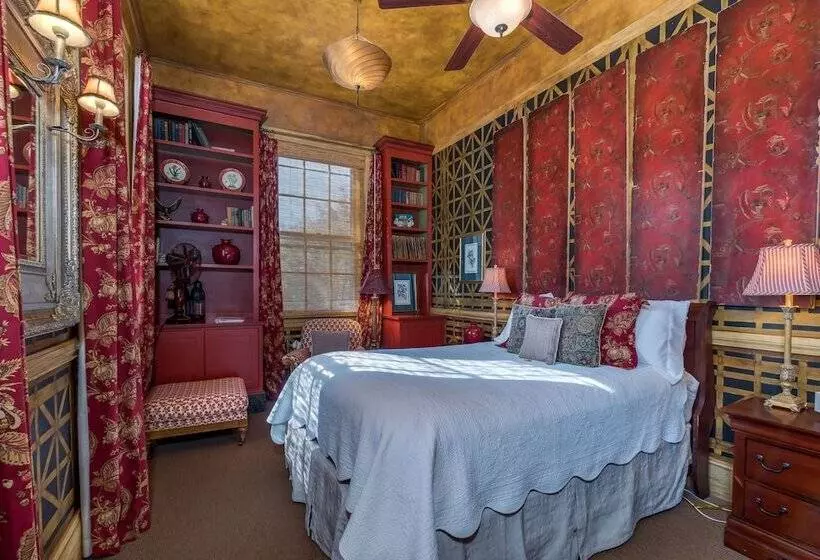 ベッドアンドブレックファースト The Firehouse Inn