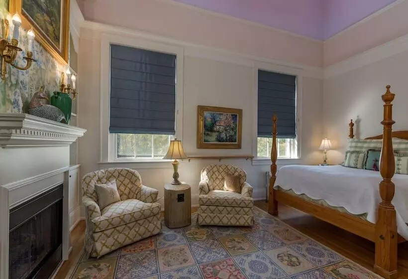 ベッドアンドブレックファースト The Firehouse Inn