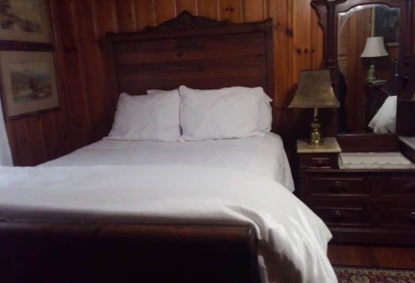 민박 The Inn At Brevard